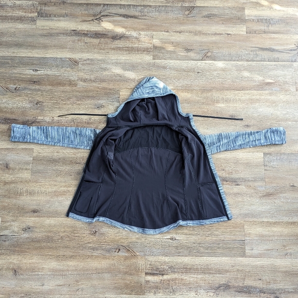 lululemon Women's Size 8 Gray Heather Zippered Hooded Jacket - Picture 3 of 7